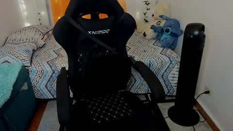  MaLlYs1  online show from December 10, 7:43 pm