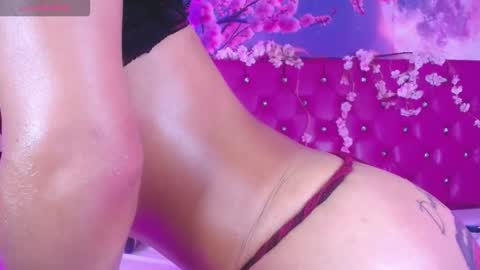 Malory online show from November 4, 3:27 am