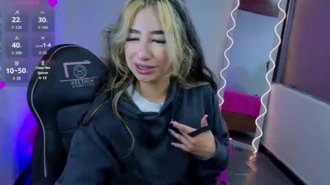 Malory  online show from September 8, 7:02 pm