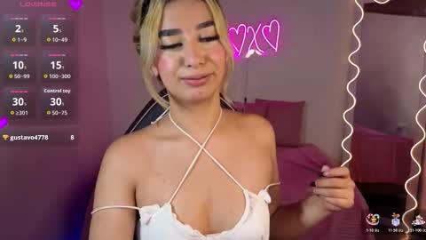 Malory  online show from October 28, 7:27 pm