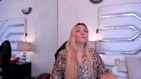 Snapshot of malorysweet chatting on January 11, 12:40 pm MalorySweet online show from January 11, 12:40 pm