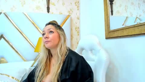 Snapshot of malorysweet chatting on March 7, 11:51 am MalorySweet online show from March 7, 11:51 am