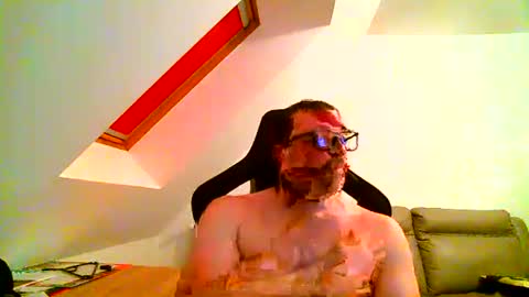 breton online show from October 25, 9:31 pm