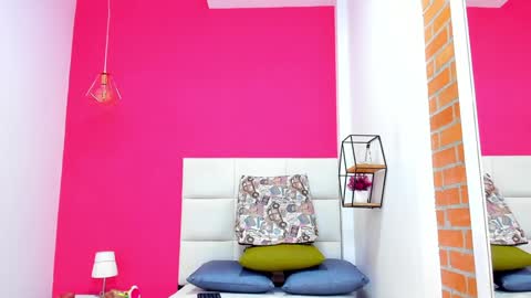 Melanie online show from December 4, 5:44 pm