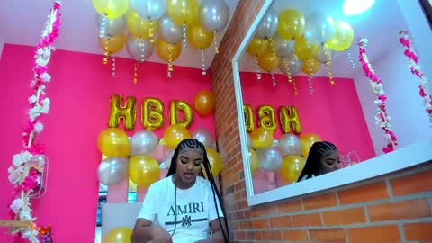 Melanie online show from December 6, 3:22 pm