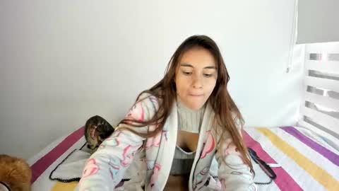 instagram  nueela   online show from November 9, 8:51 pm