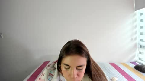 instagram  nueela   online show from November 25, 8:09 pm