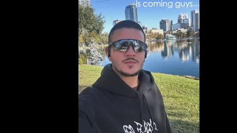 Snapshot of maluma09 chatting on October 10, 2:43 am maluma09 online show from October 10, 2:43 am