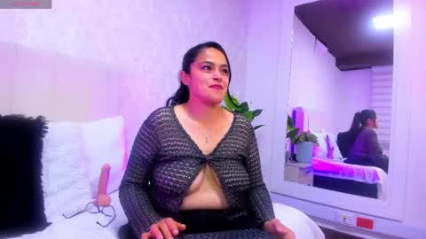 Milu online show from April 10, 3:45 am