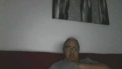 Snapshot of mambow99 chatting on May 5, 11:57 pm OLDMANFREE online show from May 5, 11:57 pm