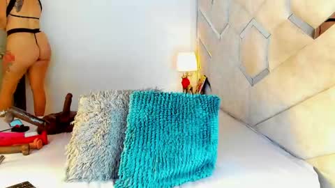 Snapshot of mami_soto chatting on May 18, 11:10 pm mami_soto online show from May 18, 11:10 pm