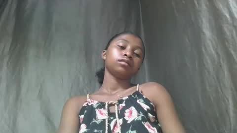 mamieriela online show from April 13, 3:17 pm