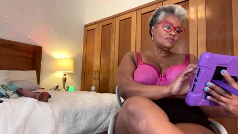 Snapshot of mamigilf66 chatting on February 20, 6:46 pm mamigilf66 online show from February 20, 6:46 pm