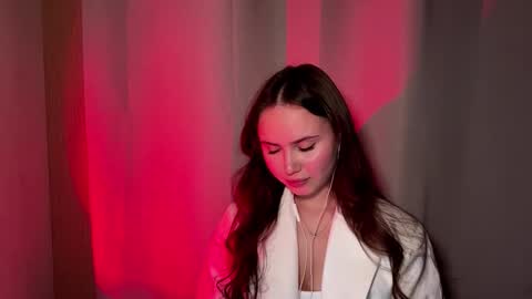 Snapshot of mammieknowles chatting on February 26, 7:24 pm Mia Davis online show from February 26, 7:24 pm