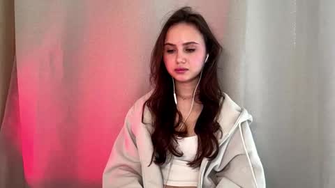 Snapshot of mammieknowles chatting on February 27, 7:30 am Mia Davis online show from February 27, 7:30 am