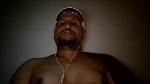 Snapshot of man_new chatting on March 6, 1:05 am Man new online show from March 6, 1:05 am