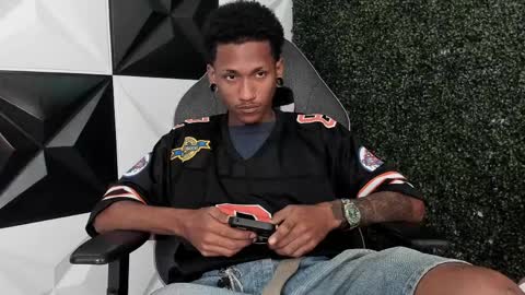 man_sant11 online show from April 11, 4:33 pm