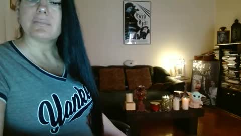 mandaloriangirlsfight online show from February 14, 6:37 pm