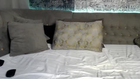 Mandy  online show from January 16, 2:19 pm