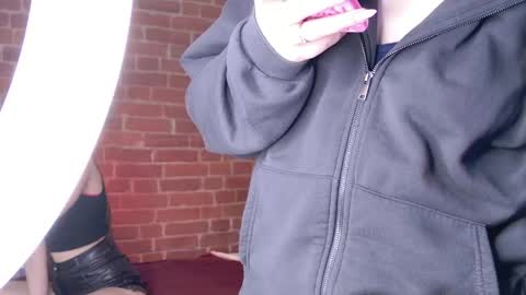 Mandy online show from March 30, 11:33 am