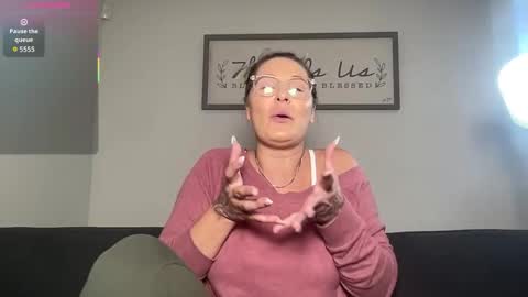 Snapshot of mandyrheaa chatting on December 1, 8:47 pm Mandy online show from December 1, 8:47 pm