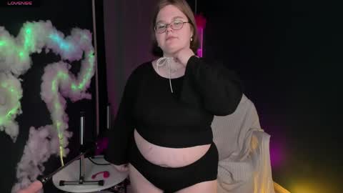 Maneela online show from April 15, 7:32 pm