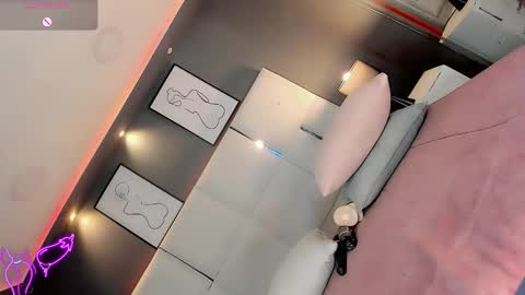 manellyksparklee online show from March 22, 12:41 pm