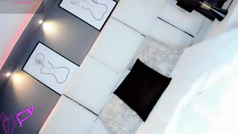 manellyksparklee online show from May 19, 1:17 pm