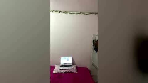 Snapshot of manelyk01 chatting on July 15, 8:58 pm Manelyk online show from July 15, 8:58 pm