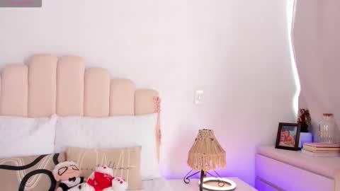 Snapshot of manelyk_10 chatting on November 9, 2:04 pm online show from November 9, 2:04 pm