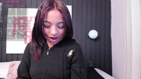 manelyk_evanss online show from November 8, 11:10 am