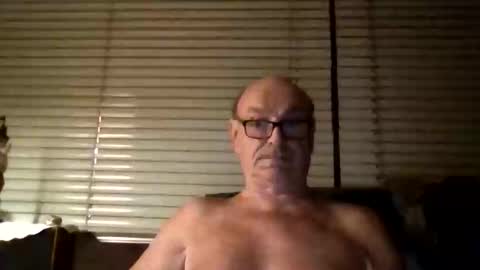 Snapshot of manes5858 chatting on November 17, 10:04 pm manes5858 online show from November 17, 10:04 pm