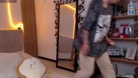 Danny online show from April 13, 7:03 am