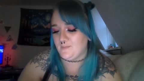 ManicPixiePop online show from November 11, 10:10 pm