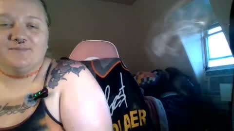 ManicPixiePop online show from June 3, 12:57 am
