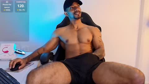 Snapshot of manolo_hot1 chatting on February 25, 2:44 pm Manolo Hot 1 online show from February 25, 2:44 pm