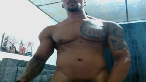 Snapshot of manolofitt chatting on January 8, 1:00 am Manolo online show from January 8, 1:00 am