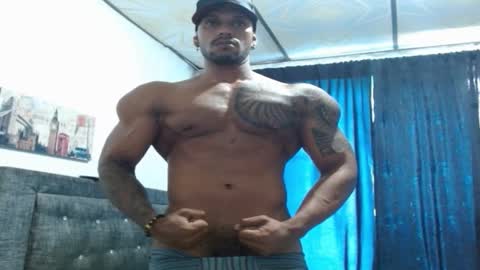 Snapshot of manolofitt chatting on January 17, 6:54 pm Manolo online show from January 17, 6:54 pm