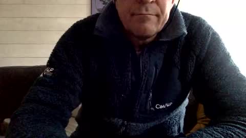 Snapshot of manpower2012 chatting on December 14, 12:01 pm Manpo online show from December 14, 12:01 pm