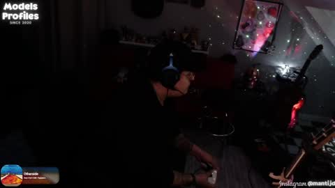 Snapshot of mantijd chatting on February 4, 3:11 am Manti online show from February 4, 3:11 am