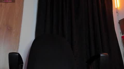 Snapshot of manu__05 chatting on July 5, 4:19 am independent model online show from July 5, 4:19 am