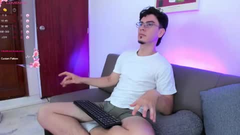 manu online show from April 8, 12:27 pm