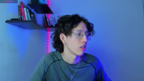 Manuel online show from February 15, 8:22 pm