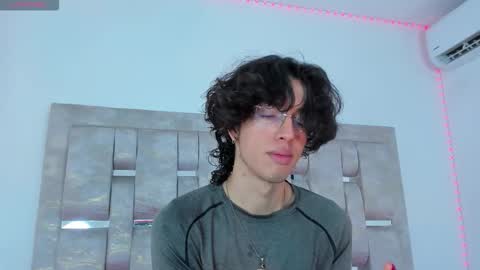 Manuel online show from October 11, 8:51 pm