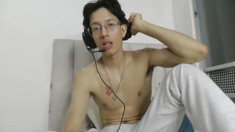 Manuel online show from March 28, 1:38 am