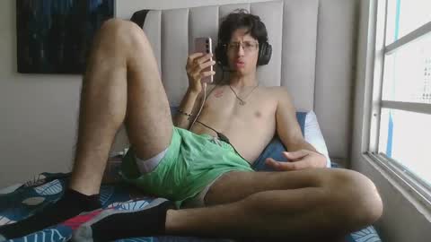 Snapshot of manu_vera8 chatting on May 8, 7:52 pm Manuel online show from May 8, 7:52 pm