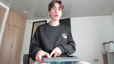 manucute 23  online show from January 2, 4:35 pm