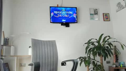 manucute 23  online show from September 24, 3:37 pm