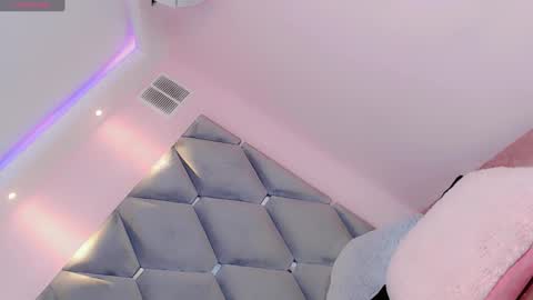 Snapshot of manuela_kingsley chatting on December 28, 5:35 pm Manuela Kingsley online show from December 28, 5:35 pm