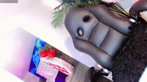 Snapshot of manuela_kingsley chatting on February 15, 4:01 pm Manuela Kingsley online show from February 15, 4:01 pm